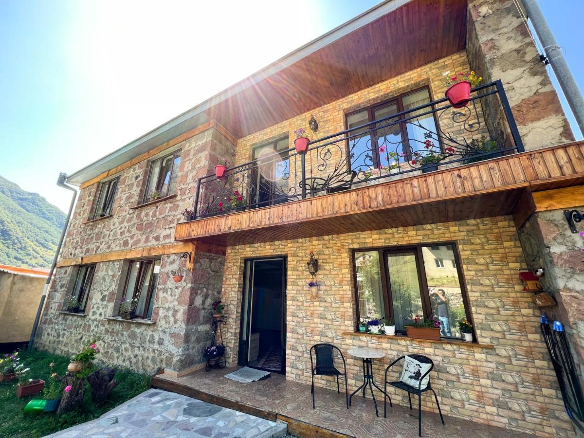 קזבגי Ia'S Guest House מראה חיצוני תמונה